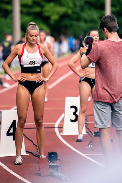 Alica Schmidt (SCC Berlin) am 200m Start am 04.06.2022 waehrend der Sparkassen Gala in Regensburg